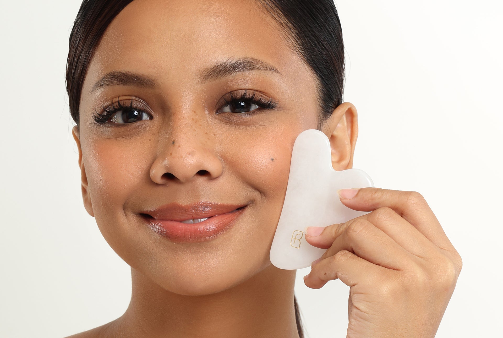 Jade vs Amethyst Gua Sha — Which One Is Actually Right for Your Skin?